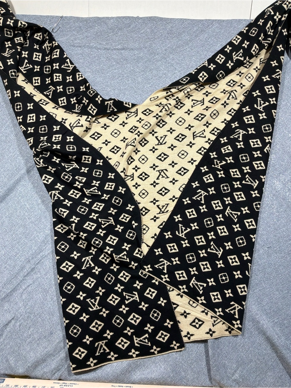 Louis Vuitton Black & Cream Monogram Reversible Knit Scarf